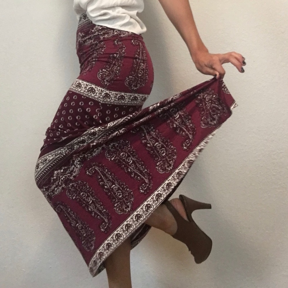 Form fitting floor-length skirt